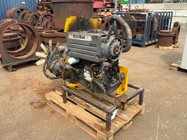 Khd deutz bf4l 1011 f dieselmotor - afbeelding 4 van  10