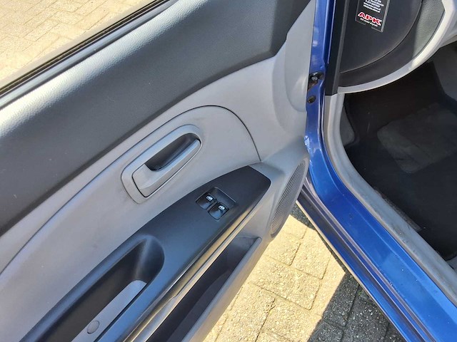 Kia - 2008 - picanto - personenauto - afbeelding 2 van  15