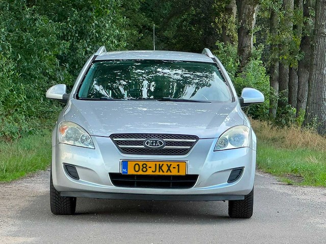 Kia - 2009 - cee'd sporty wagon - 1.4 fifteen isg - personenauto - 08-jkx-1 - afbeelding 5 van  8