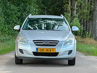 Kia - 2009 - cee'd sporty wagon - 1.4 fifteen isg - personenauto - 08-jkx-1 - afbeelding 5 van  8