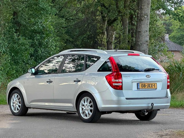 Kia - 2009 - cee'd sporty wagon - 1.4 fifteen isg - personenauto - 08-jkx-1 - afbeelding 8 van  8