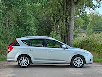 Kia - 2009 - cee'd sporty wagon - 1.4 fifteen isg - personenauto - 08-jkx-1 - afbeelding 16 van  17