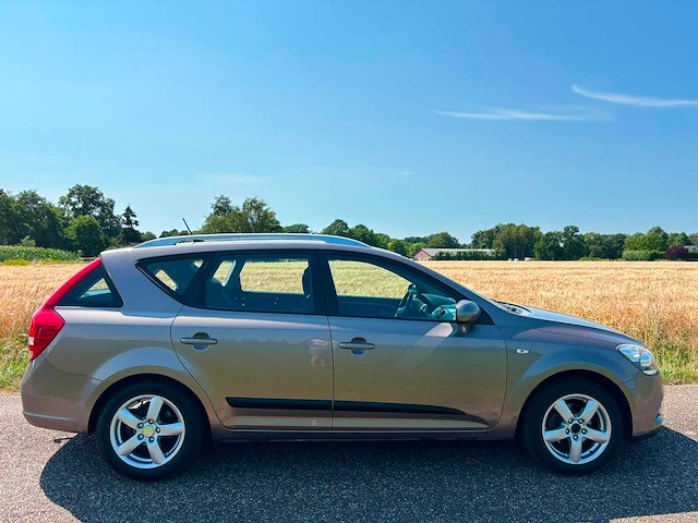 Kia - 2010 - cee'd sporty wagon - 1.6 cvvt x-ecutive - 86-knh-6 - afbeelding 7 van  12