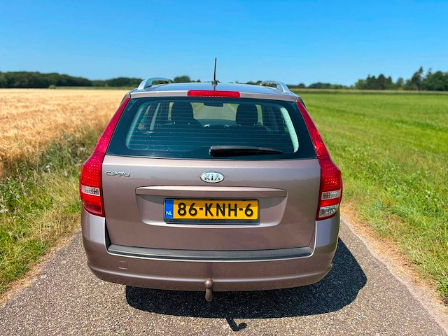 Kia - 2010 - cee'd sporty wagon - 1.6 cvvt x-ecutive - 86-knh-6 - afbeelding 9 van  12