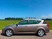 Kia - 2010 - cee'd sporty wagon - 1.6 cvvt x-ecutive - 86-knh-6 - afbeelding 11 van  12