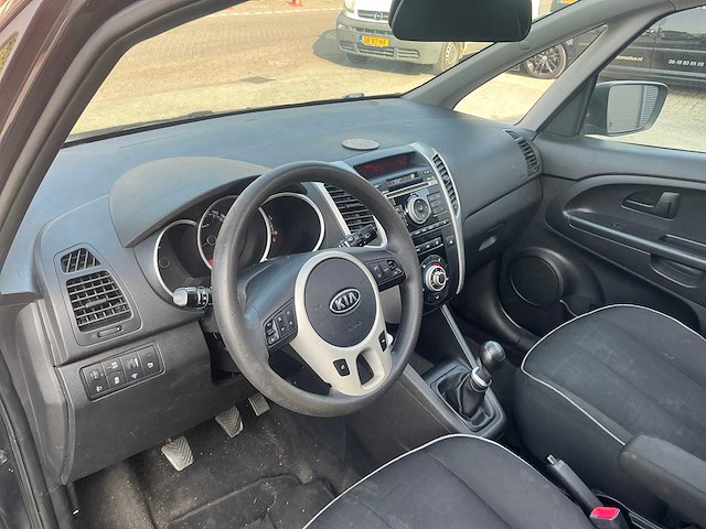 Kia - 2010 - venga - 1.6 cvvt x-tra - personenauto (23-lhr-6) - afbeelding 19 van  20