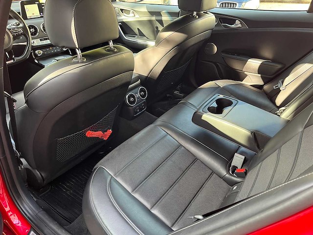 Kia - 2020 - stinger - 3.3 v6 awd t gt - personenauto - afbeelding 7 van  20