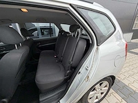 Kia - carens - 2.0 cvvt x-ecutive - personenauto - 2007 - afbeelding 10 van  28