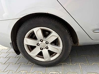 Kia - carens - 2.0 cvvt x-ecutive - personenauto - 2007 - afbeelding 15 van  22
