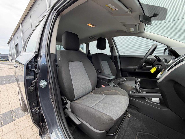 Kia - cee'd - 1.4 cvvt x-tra - personenauto - 2010 - afbeelding 13 van  27