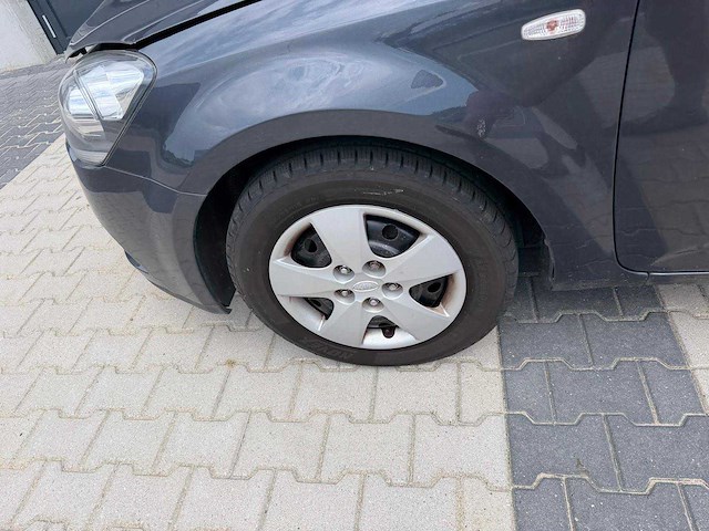 Kia - cee'd - 1.4 cvvt x-tra - personenauto - 2010 - afbeelding 24 van  27