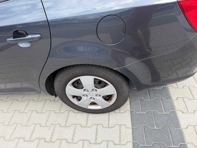 Kia - cee'd - 1.4 cvvt x-tra - personenauto - 2010 - afbeelding 25 van  27