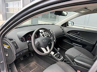 Kia - cee'd - 1.4 cvvt x-tra - personenauto - 2010 - afbeelding 9 van  27