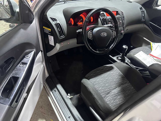 Kia - cee'd - 1.4 fifteen - 82-lsk-7 - afbeelding 17 van  18