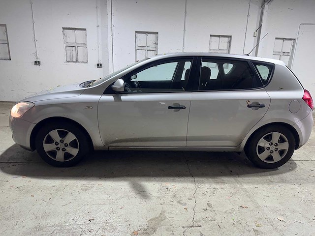 Kia - cee'd - 1.4 fifteen - 82-lsk-7 - afbeelding 11 van  18