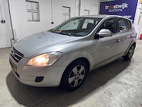 Kia - cee'd - 1.4 fifteen - 82-lsk-7 - afbeelding 1 van  18