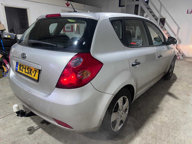 Kia - cee'd - 1.4 fifteen - 82-lsk-7 - afbeelding 14 van  18