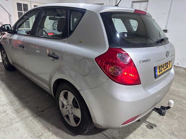Kia - cee'd - 1.4 fifteen - 82-lsk-7 - afbeelding 9 van  11