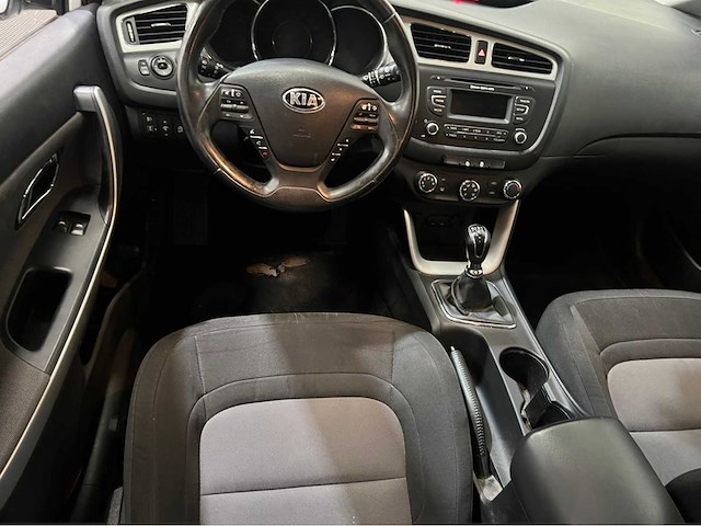 Kia - cee'd - 1.6 crdi comfort pack - personenauto - 2013 - afbeelding 1 van  10
