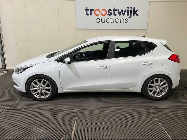 Kia - cee'd - 1.6 crdi comfort pack - personenauto - 2013 - afbeelding 6 van  10