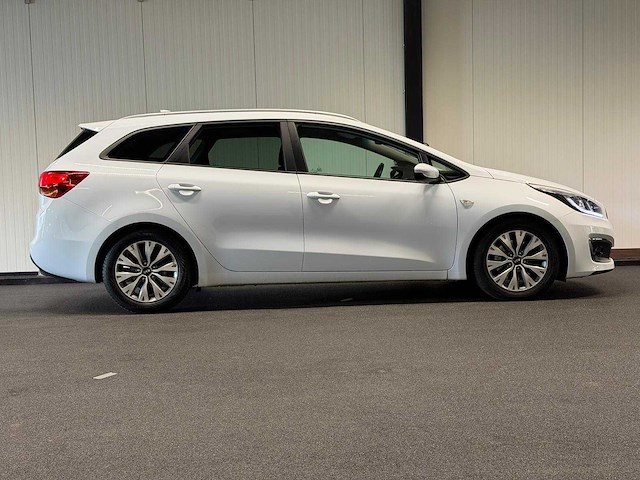 Kia - cee'd sportswagon - 1.0 t-gdi design ed. - car - 2018|sl-826-l|iaw - afbeelding 11 van  22