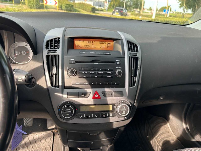 Kia - cee'd sporty wagon - 1.6 business ed. - car - 2007 - afbeelding 6 van  61
