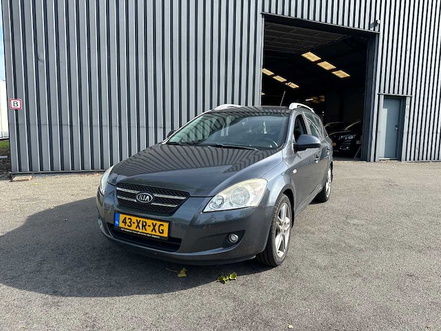 Kia - cee'd sporty wagon - 1.6 business ed. - car - 2007 - afbeelding 1 van  61