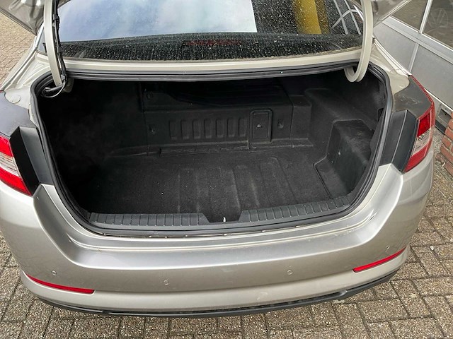 Kia - optima - 2.0 cvvt hyb.superp. - personenauto - 2014 - afbeelding 13 van  29