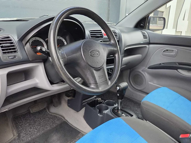 Kia - picanto - 1.1 lxe - automaat - 2005 - 17-rt-tj - personenauto - afbeelding 2 van  23