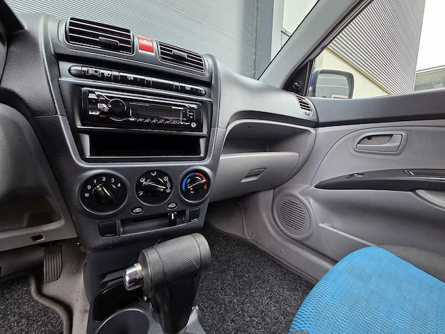Kia - picanto - 1.1 lxe - automaat - 2005 - 17-rt-tj - personenauto - afbeelding 9 van  23