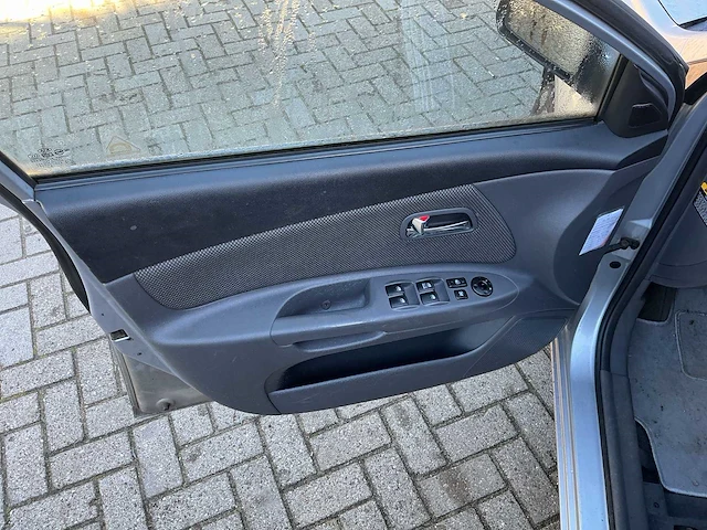 Kia - rio - 1.6 cvvt x-ecutive - 29-sh-xr - afbeelding 10 van  22