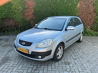 Kia - rio - 1.6 cvvt x-ecutive - 29-sh-xr - afbeelding 2 van  22