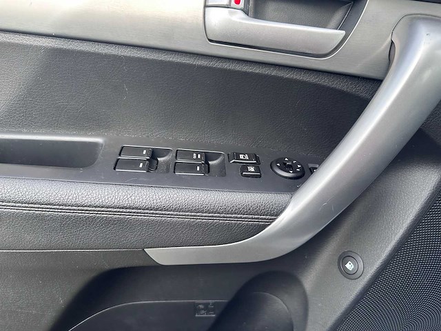 Kia - sorento - 2.4 x-clusive - 35-klx-8- 2010 - afbeelding 3 van  18