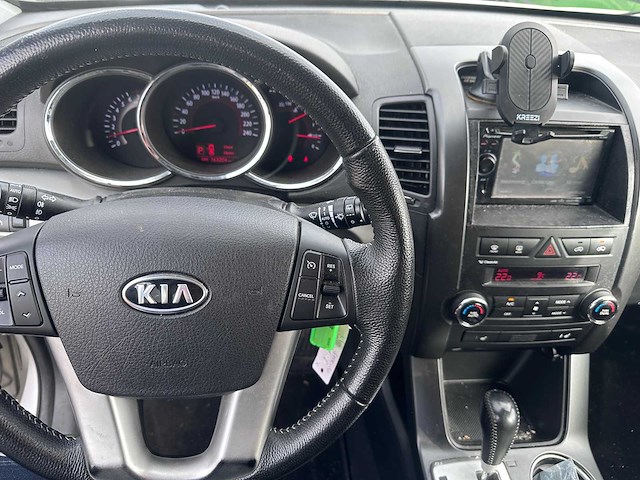 Kia - sorento - 2.4 x-clusive - 35-klx-8- 2010 - afbeelding 16 van  18