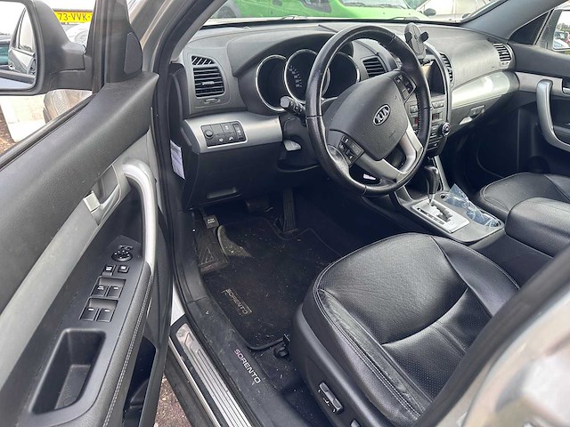 Kia - sorento - 2.4 x-clusive - 35-klx-8- 2010 - afbeelding 12 van  15