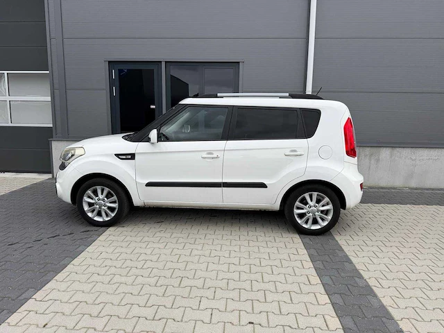 Kia - soul - 1.6 rhythm - personenauto - 2013 - afbeelding 12 van  29