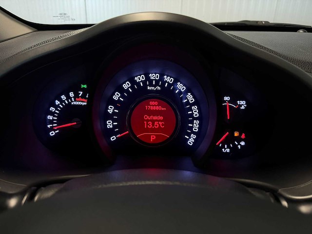 Kia - sportage - 2.0 x-clusive - personenauto - 2010 - afbeelding 15 van  27