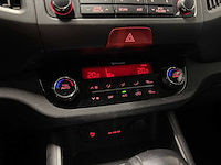 Kia - sportage - 2.0 x-ecutive plus - 97-nkp-2- 2010 iaw - afbeelding 9 van  13