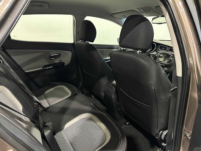 Kia cee'd 1.6 gdi plus pack 14-xbf-9 - afbeelding 4 van  20