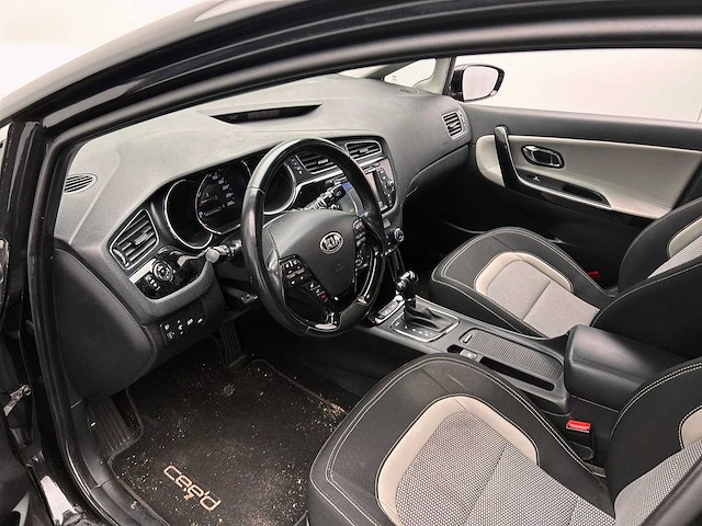Kia cee'd 1.6 gdi super pack 2012 | 11-xzg-3 - afbeelding 24 van  48