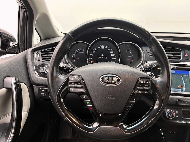 Kia cee'd 1.6 gdi super pack 2012 | 11-xzg-3 - afbeelding 28 van  48