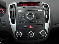 Kia cee'd 1.6 x-executive 2010 | 15-lkl-1 iaw - afbeelding 14 van  59