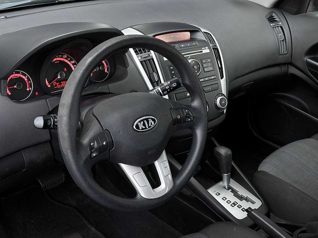 Kia cee'd 1.6 x-executive 2010 | 15-lkl-1 iaw - afbeelding 44 van  59