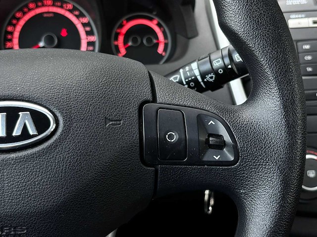 Kia cee'd 1.6 x-executive 2010 | 15-lkl-1 iaw - afbeelding 13 van  59