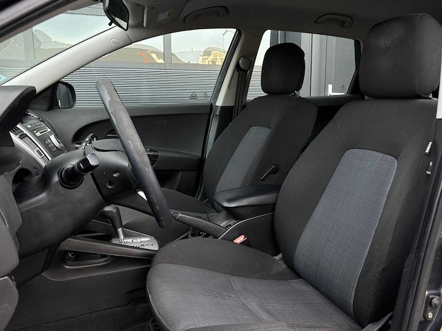 Kia cee'd 1.6 x-executive 2010 | 15-lkl-1 iaw - afbeelding 24 van  59