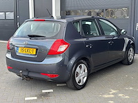 Kia cee'd 1.6 x-executive 2010 | 15-lkl-1 iaw - afbeelding 31 van  59