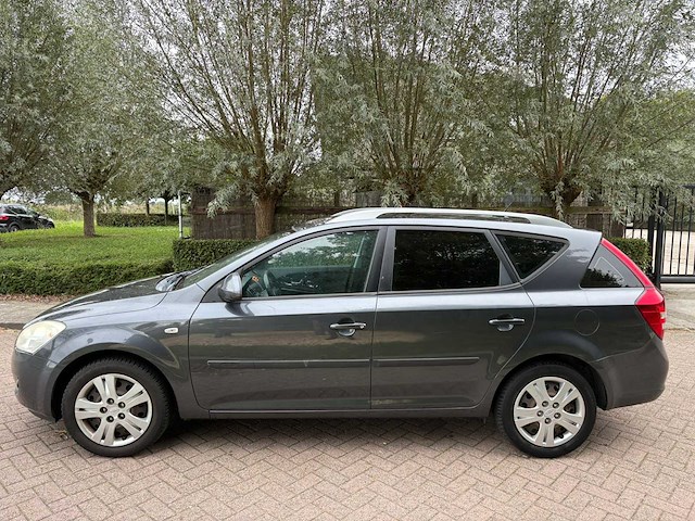 Kia cee'd sporty wagon 1.4 x-ecutive ,17-gzv-2 - afbeelding 14 van  16