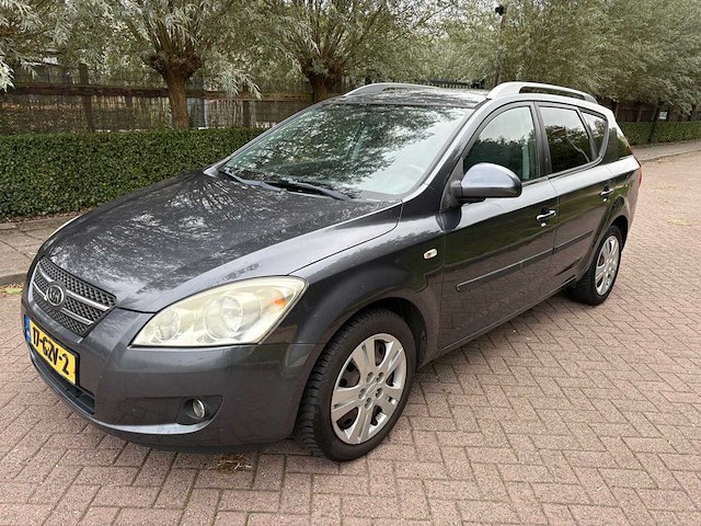Kia cee'd sporty wagon 1.4 x-ecutive ,17-gzv-2 - afbeelding 1 van  16