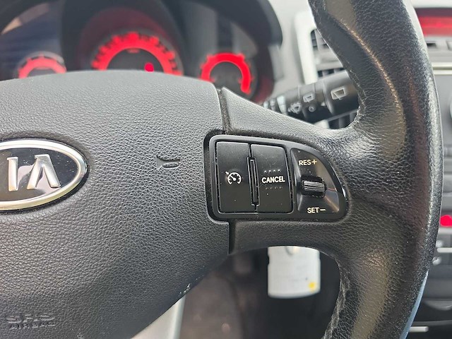 Kia cee'd sporty wagon 1.6 cvvt x-ecutive 2012 | 85-svg-1 - afbeelding 9 van  16