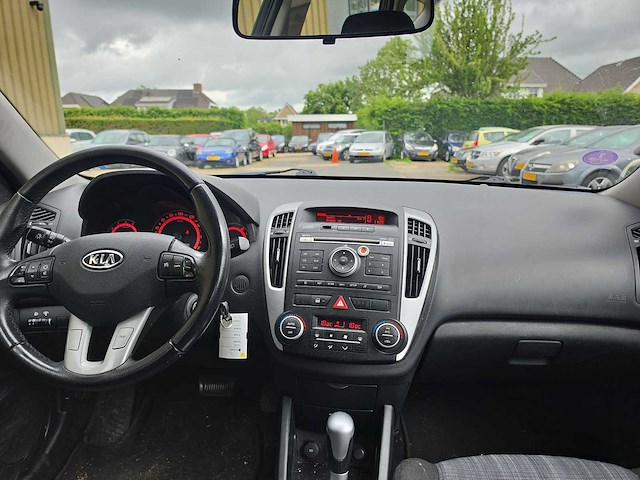 Kia cee'd sporty wagon 1.6 cvvt x-ecutive 2012 | 85-svg-1 - afbeelding 12 van  16